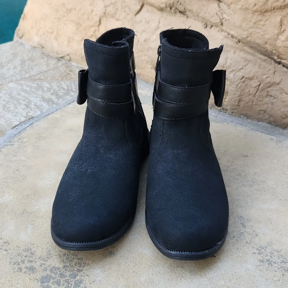 UGG Joanie Bow Boot Black Size 5